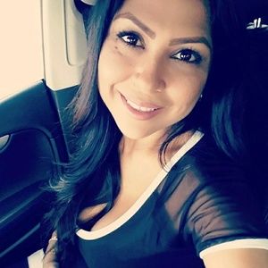 Meet your Posher, Adriana